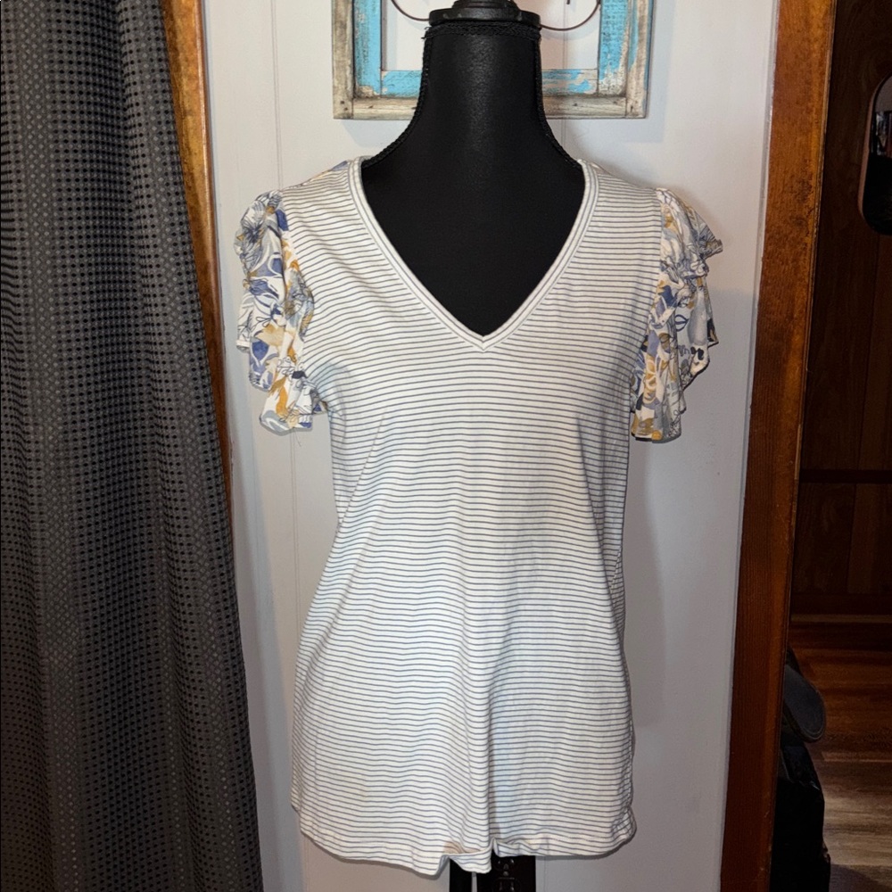 Doe & Rae White and Gray Striped V-Neck Top with Floral Ruffle Sleeves
